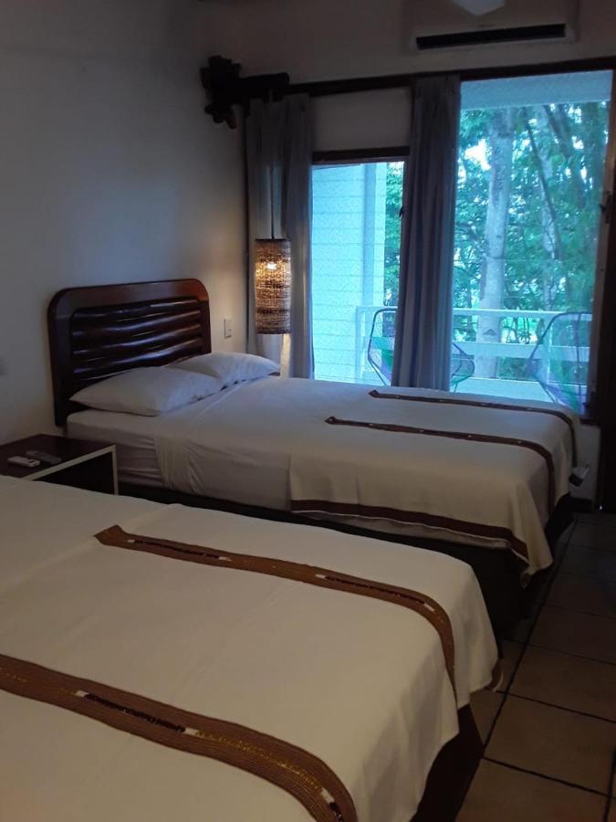 Hotel Maya Internacional Флорес Екстериор снимка
