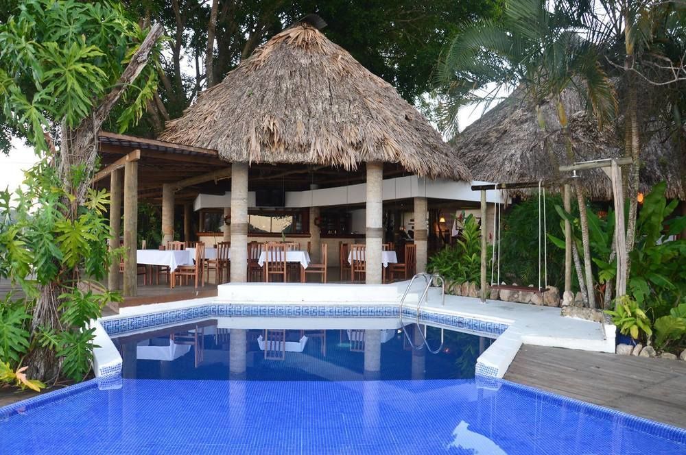 Hotel Maya Internacional Флорес Екстериор снимка